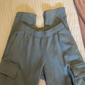 Aritiza TNA cargo sweatpants, size XS